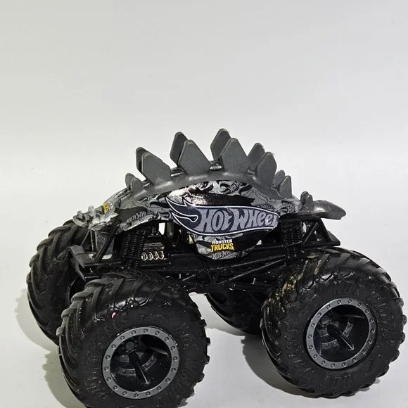 Lot of  Preowned  MONSTER TRUCKS. Backwards ROB, AfterShock, Bigfoot, Sunuva Dig - Picture 6 of 12